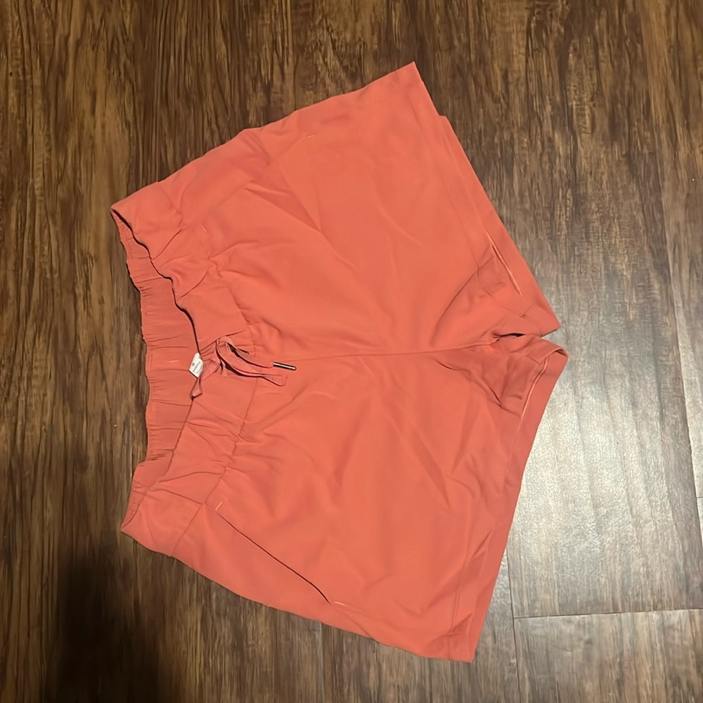 Cinchable waist lululemon short size8